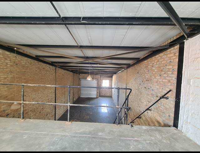 140M² WAREHOUSE TO LET IN PRESIDENT PARK